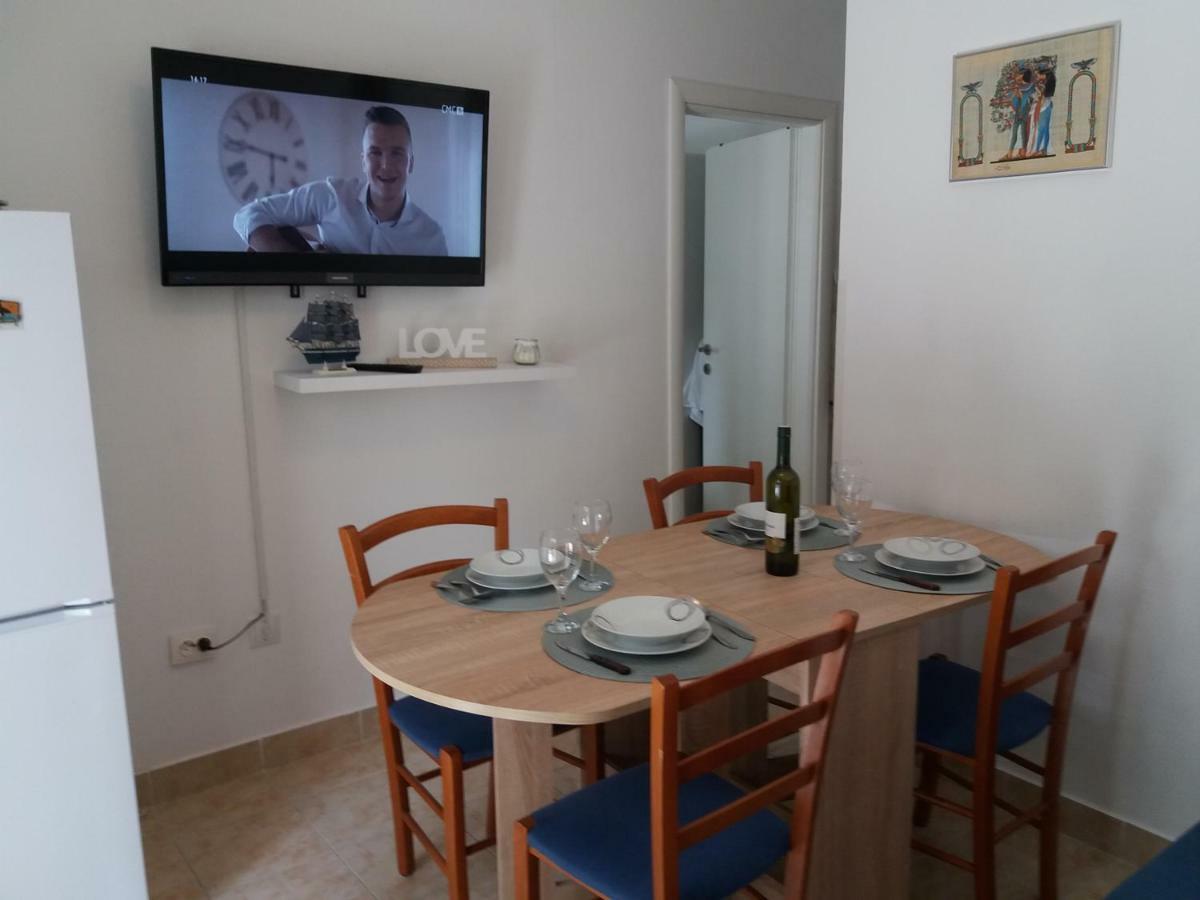 Apartment Fortuna Nečujam Eksteriør bilde